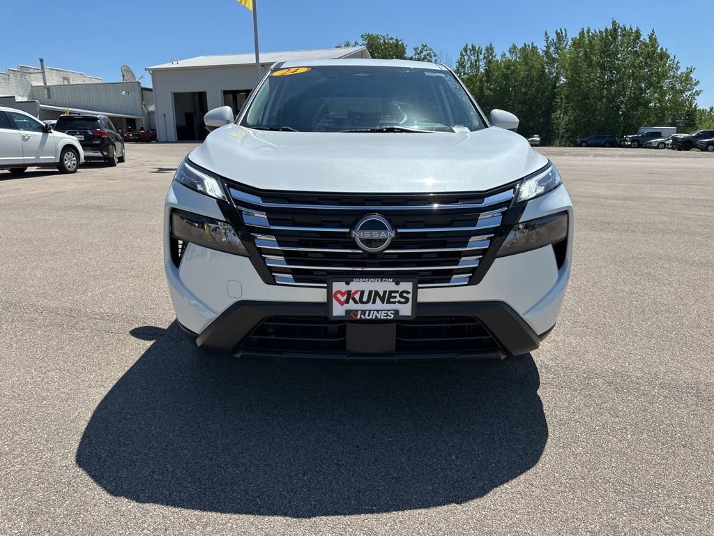 Used 2024 Nissan Rogue SV image 17