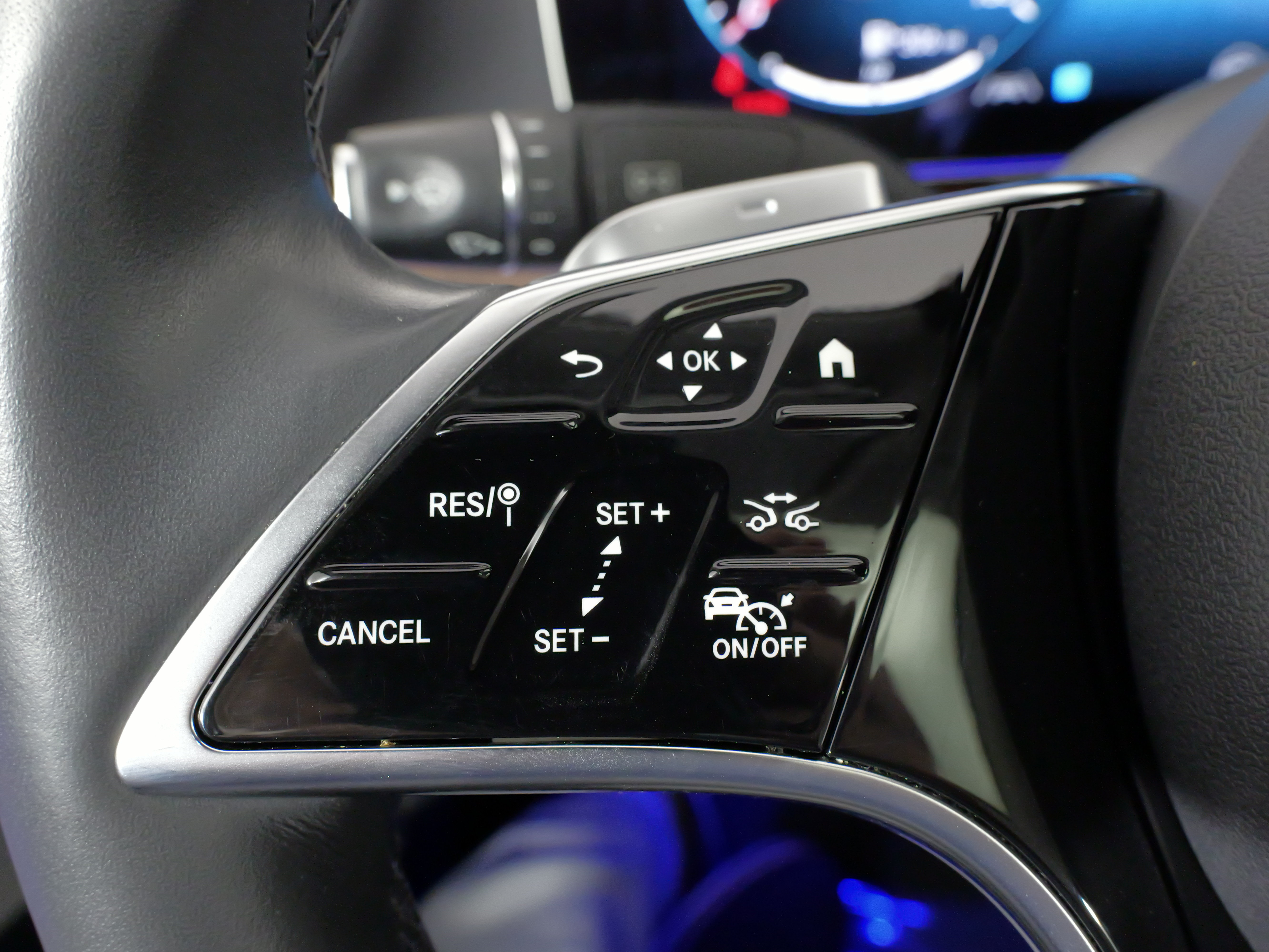 Used 2023 Mercedes-Benz E 350 4MATIC Sedan image 40