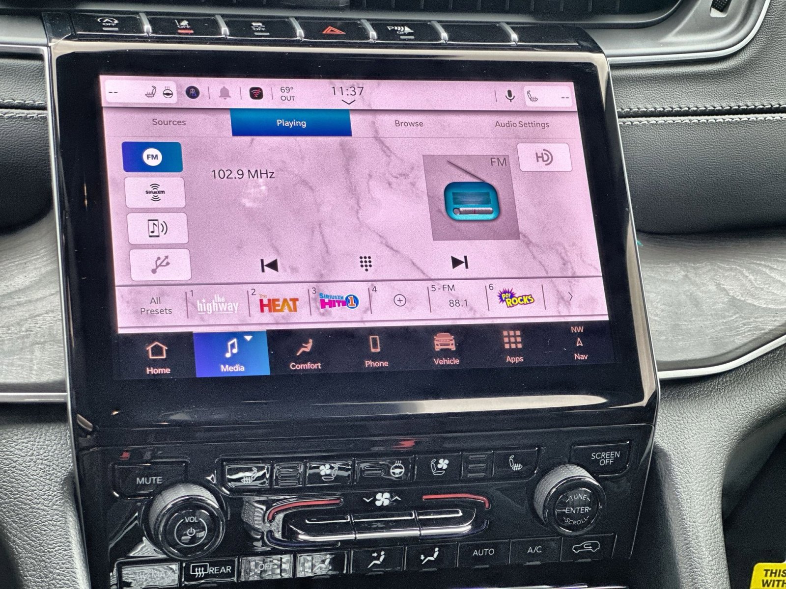 New 2025 Jeep Grand Cherokee Limited w/ Luxury Tech Group II image 18