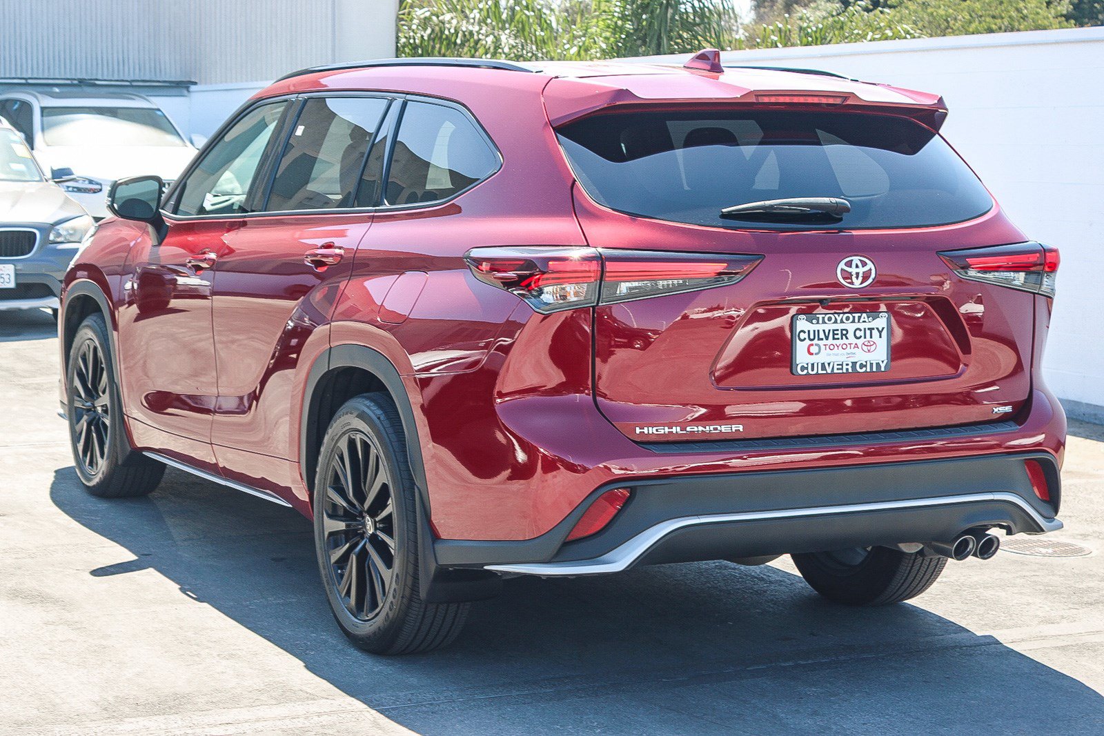 Used 2024 Toyota Highlander XSE FWD image 7