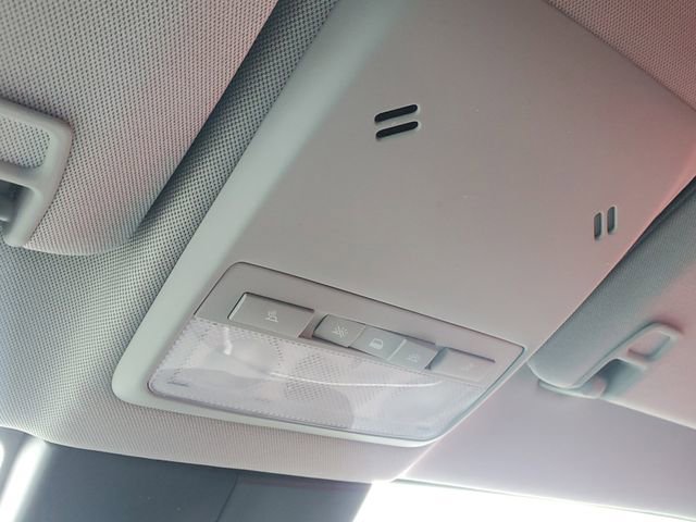 Certified 2022 Chevrolet Trax LT w/ LT Convenience Package image 33