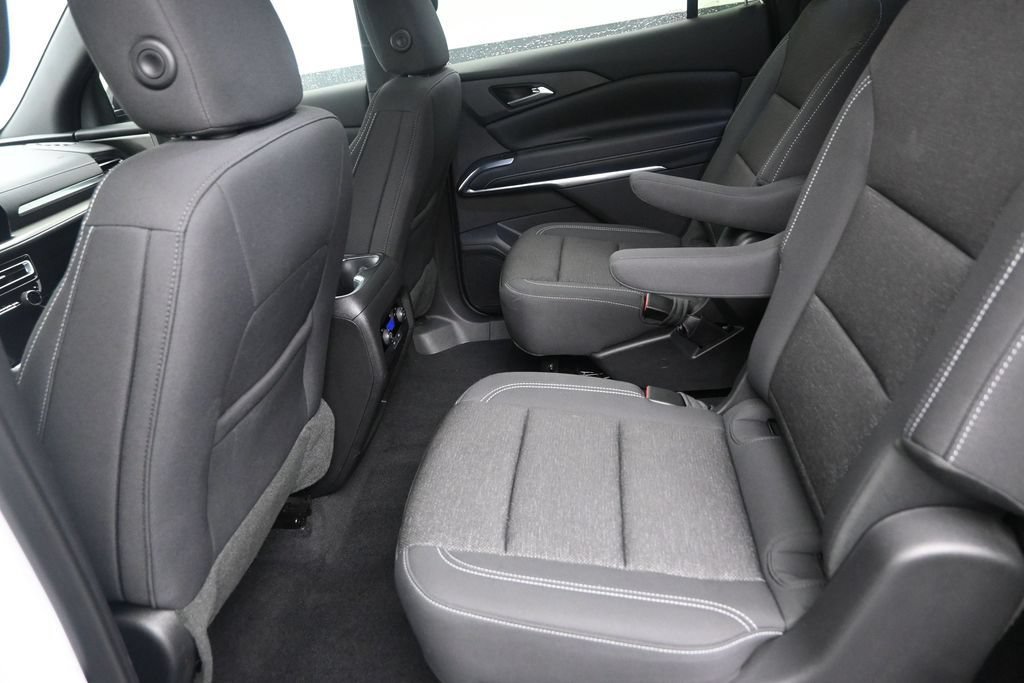 Used 2026 Chevrolet Traverse LT FWD image 15