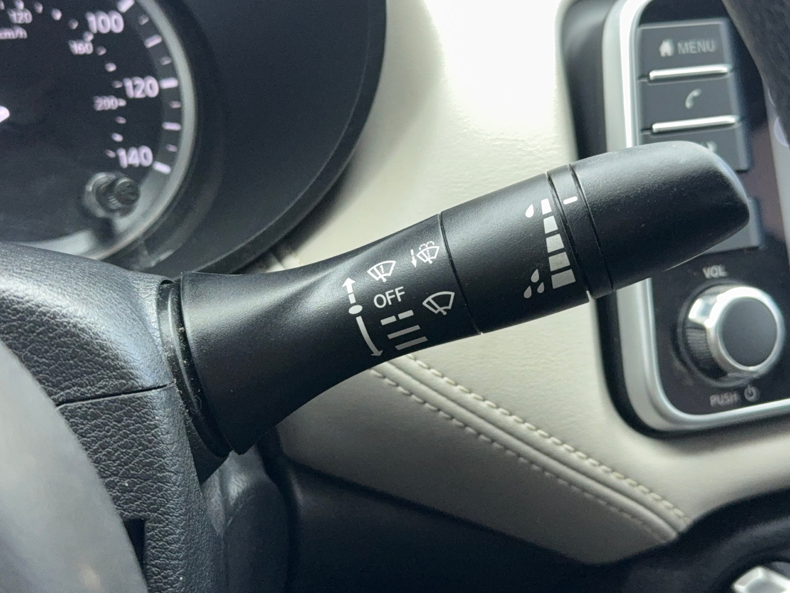 Used 2020 Nissan Versa SV FWD image 33