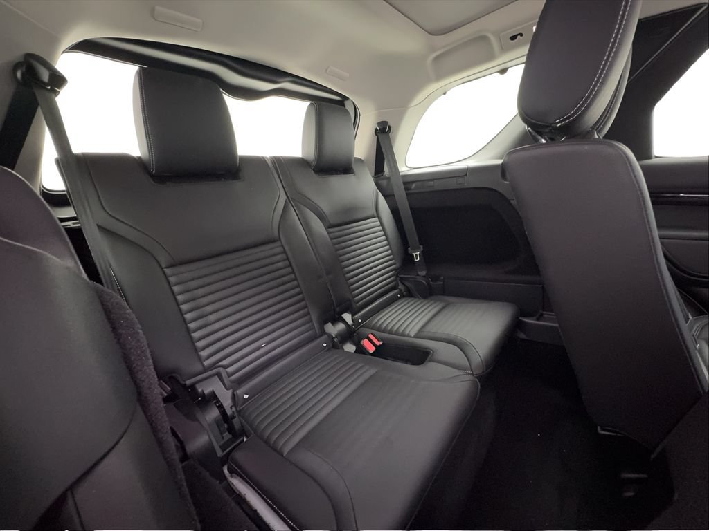 Used 2023 Land Rover Discovery S AWD/4WD image 31