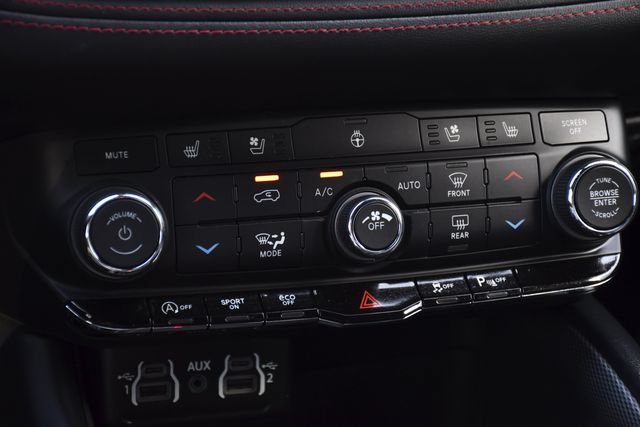 Used 2024 Dodge Durango GT RWD image 13
