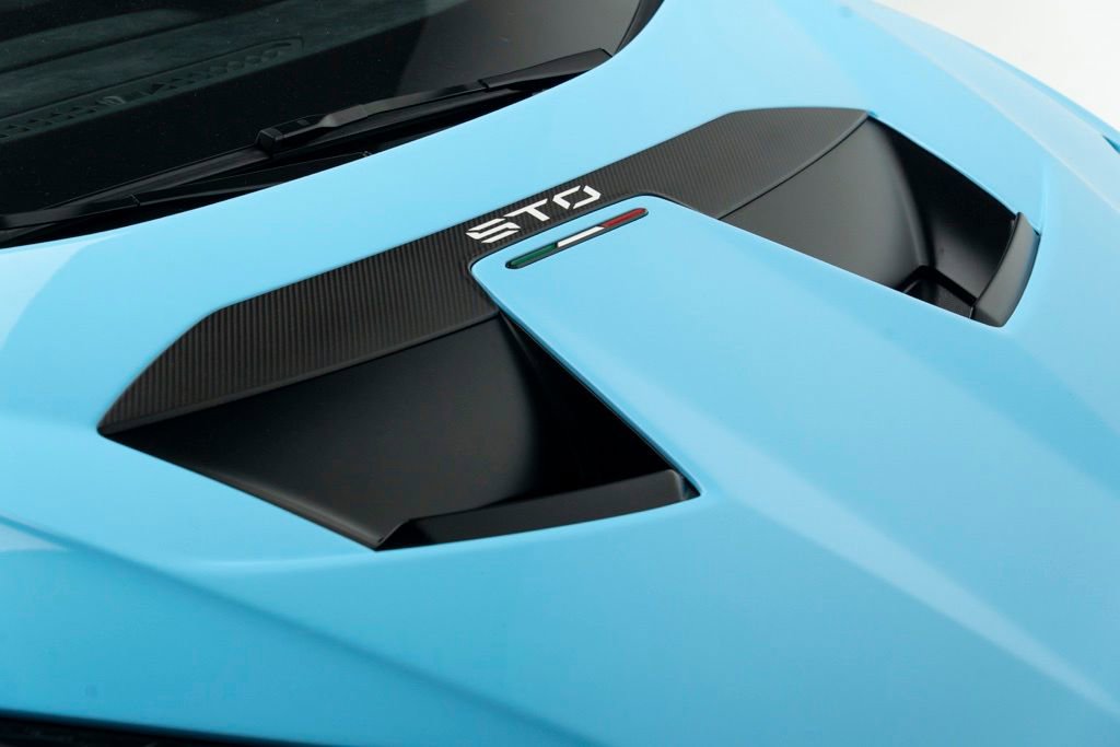 Used 2022 Lamborghini Huracan STO RWD image 54