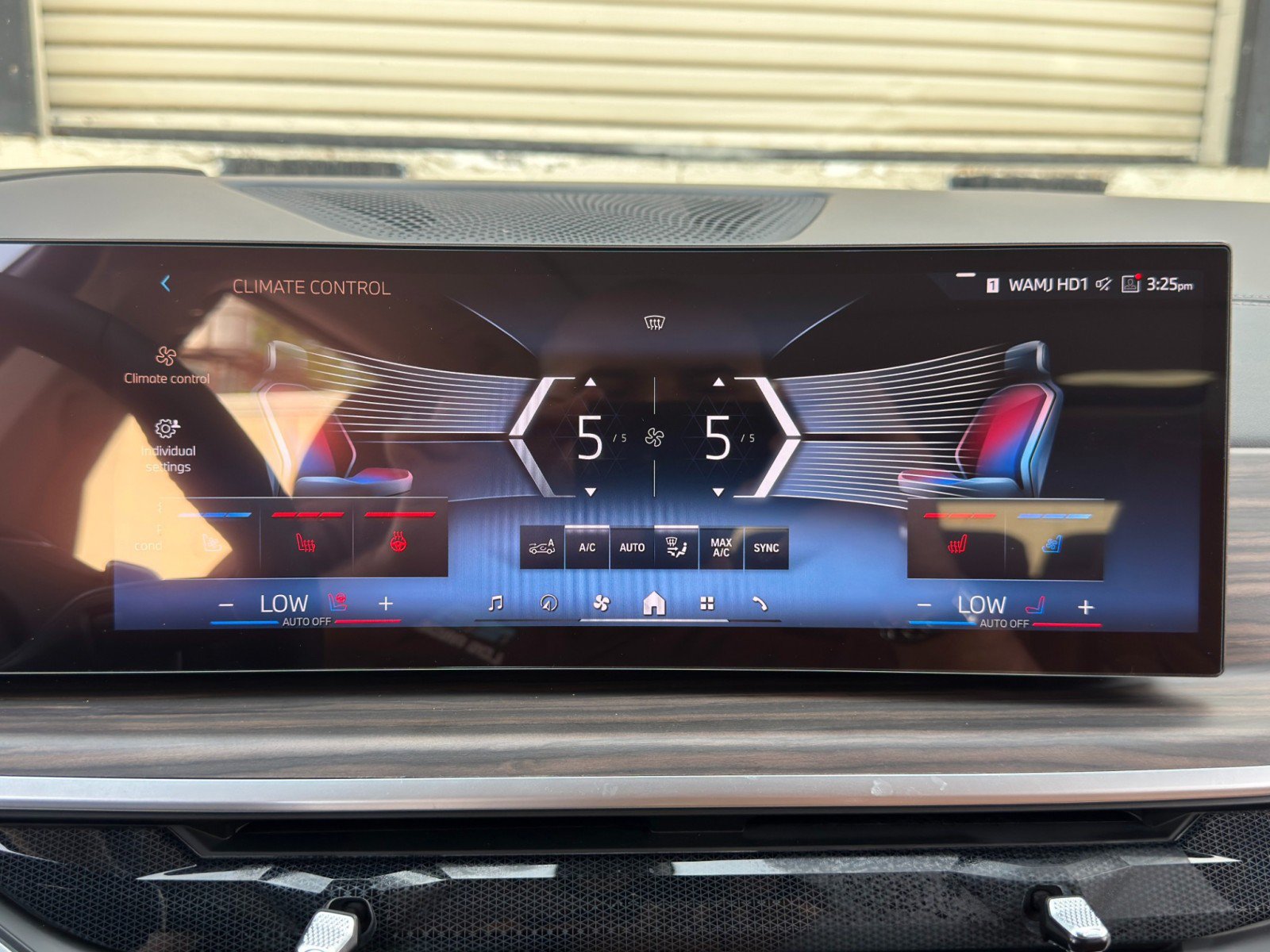 Used 2024 BMW X7 xDrive40i AWD/4WD image 28