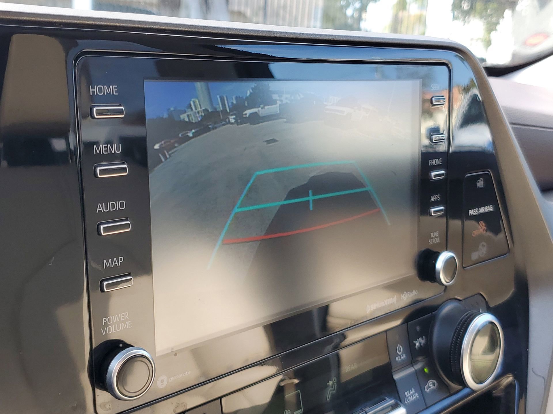 Used 2021 Toyota Highlander XLE image 29