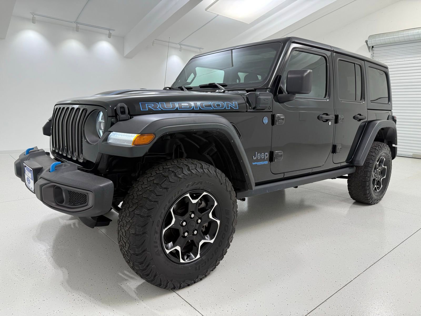 Used 2021 Jeep Wrangler Unlimited Rubicon 4xe w/ Dual Top Group image 4