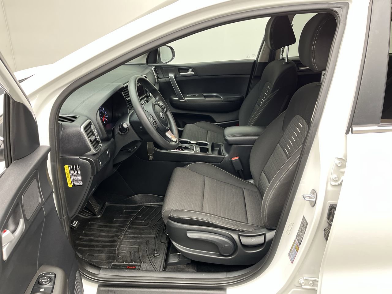 Used 2018 Kia Sportage LX AWD/4WD image 3