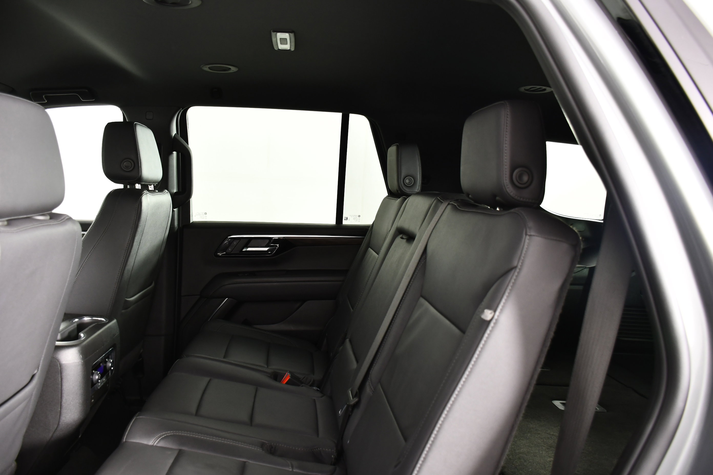 Used 2025 Chevrolet Tahoe Z71 AWD/4WD image 26