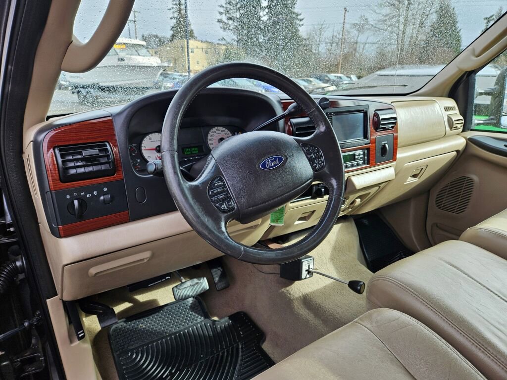 Used 2005 Ford F350 Lariat image 17
