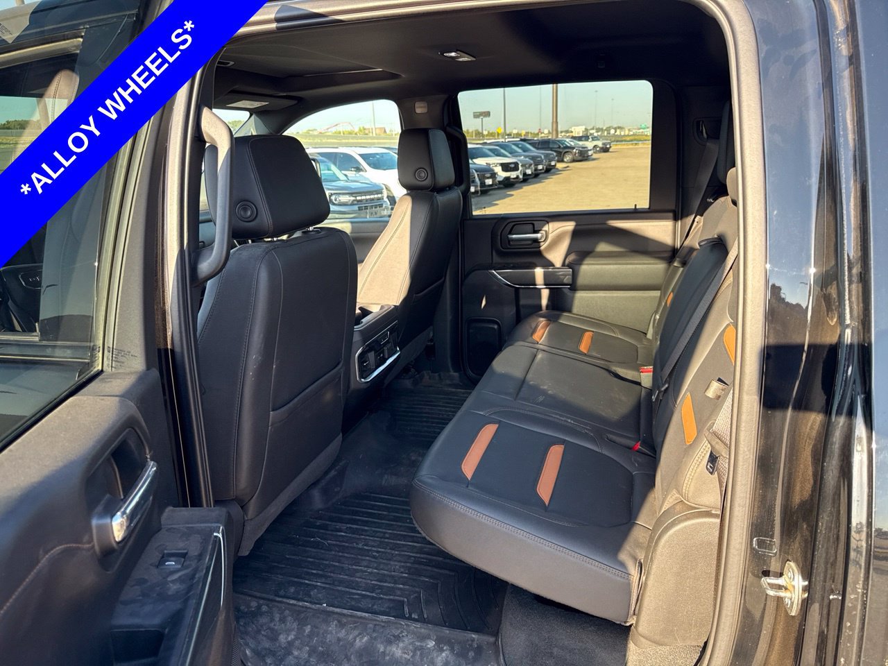 Used 2023 GMC Sierra 2500 AT4 w/ AT4 Preferred Package AWD/4WD image 6