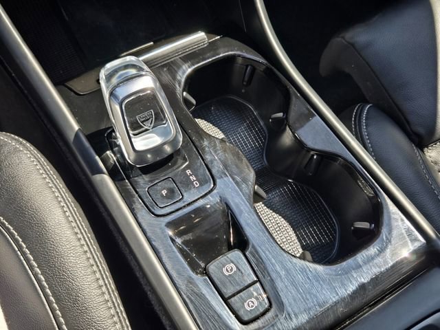 Certified 2023 Volvo XC40 B4 Plus w/ Protection Package Premier image 20