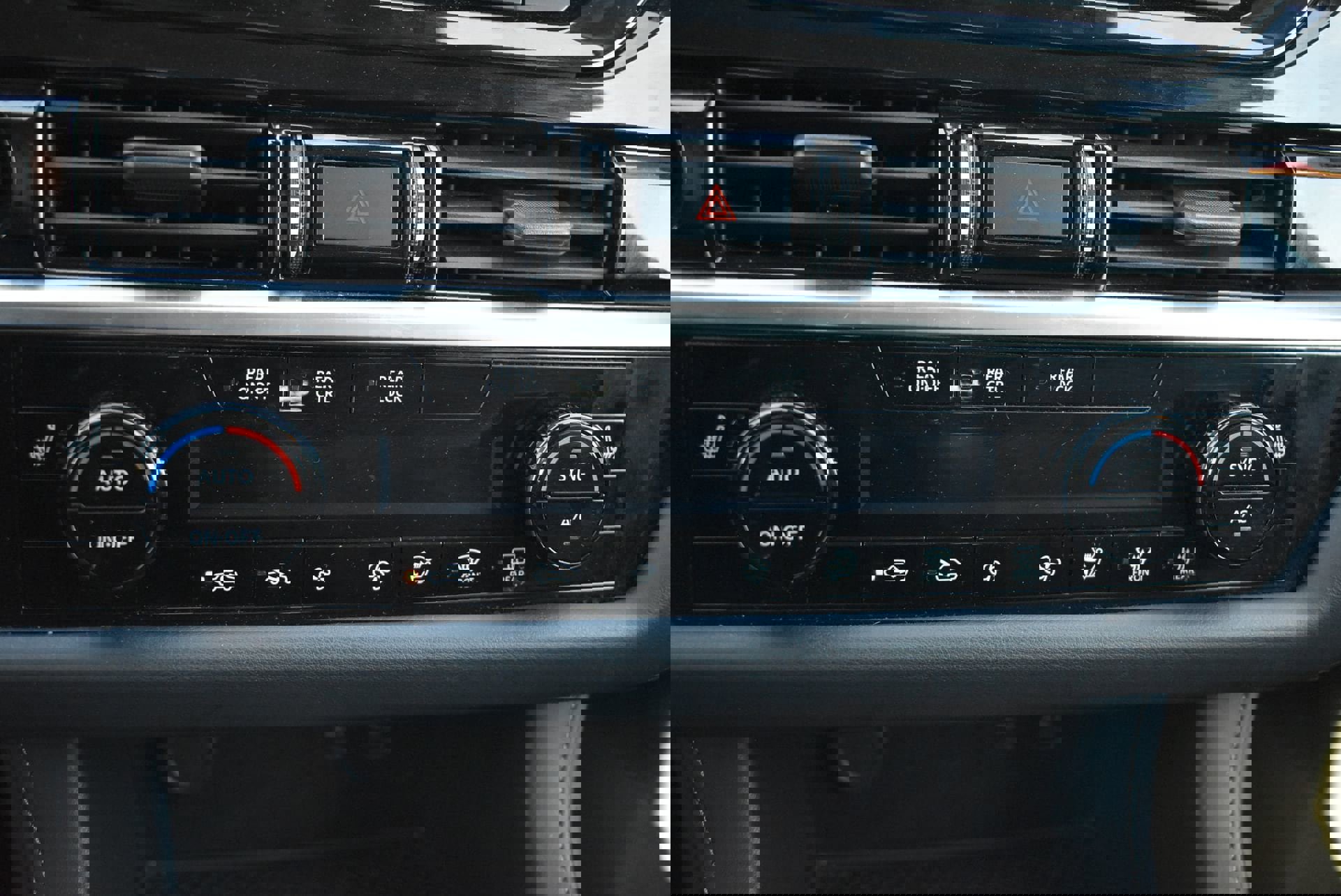 Used 2025 Nissan Pathfinder SV AWD/4WD image 30