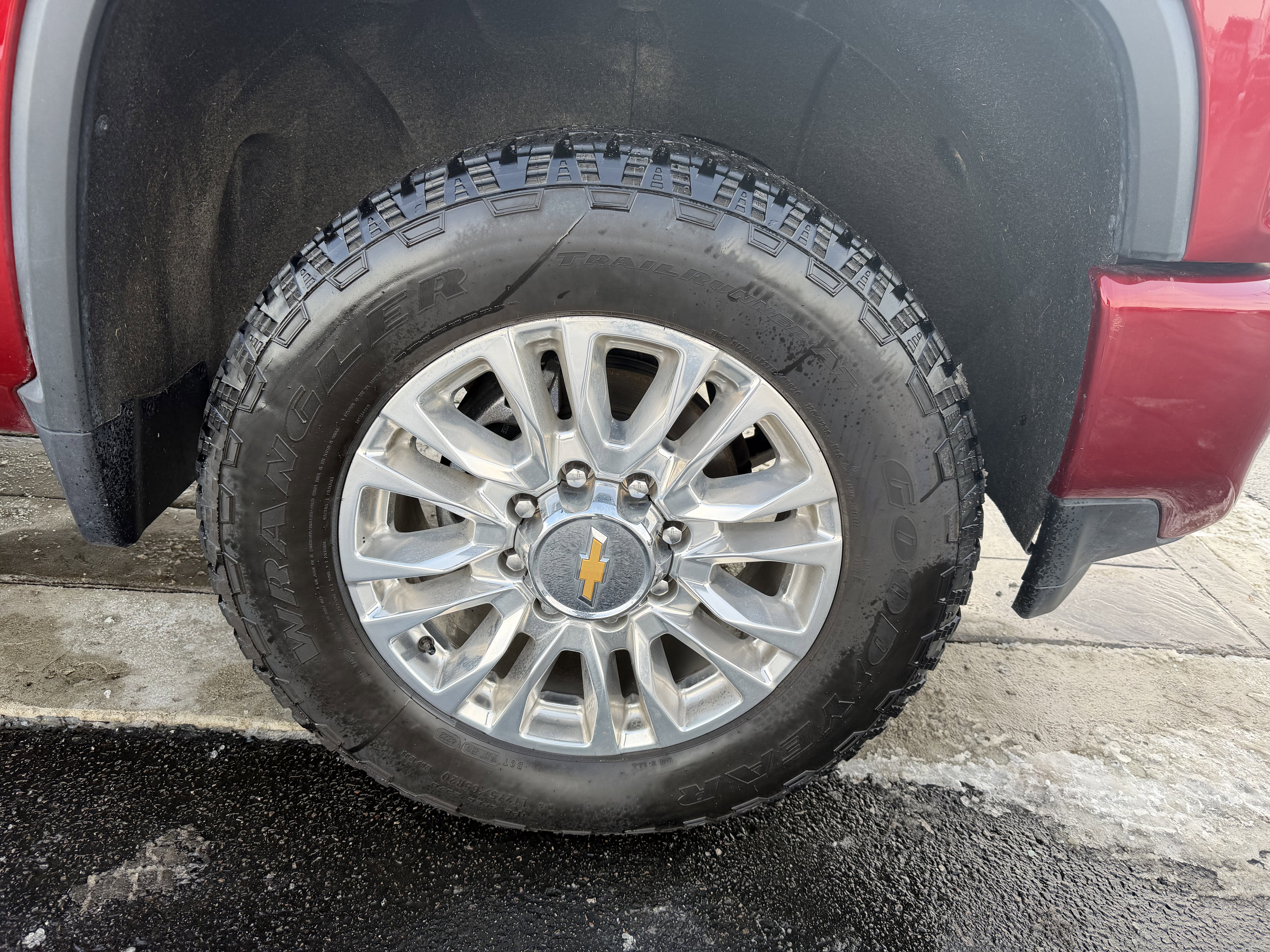 Used 2023 Chevrolet Silverado 2500 High Country w/ Safety Package II image 30