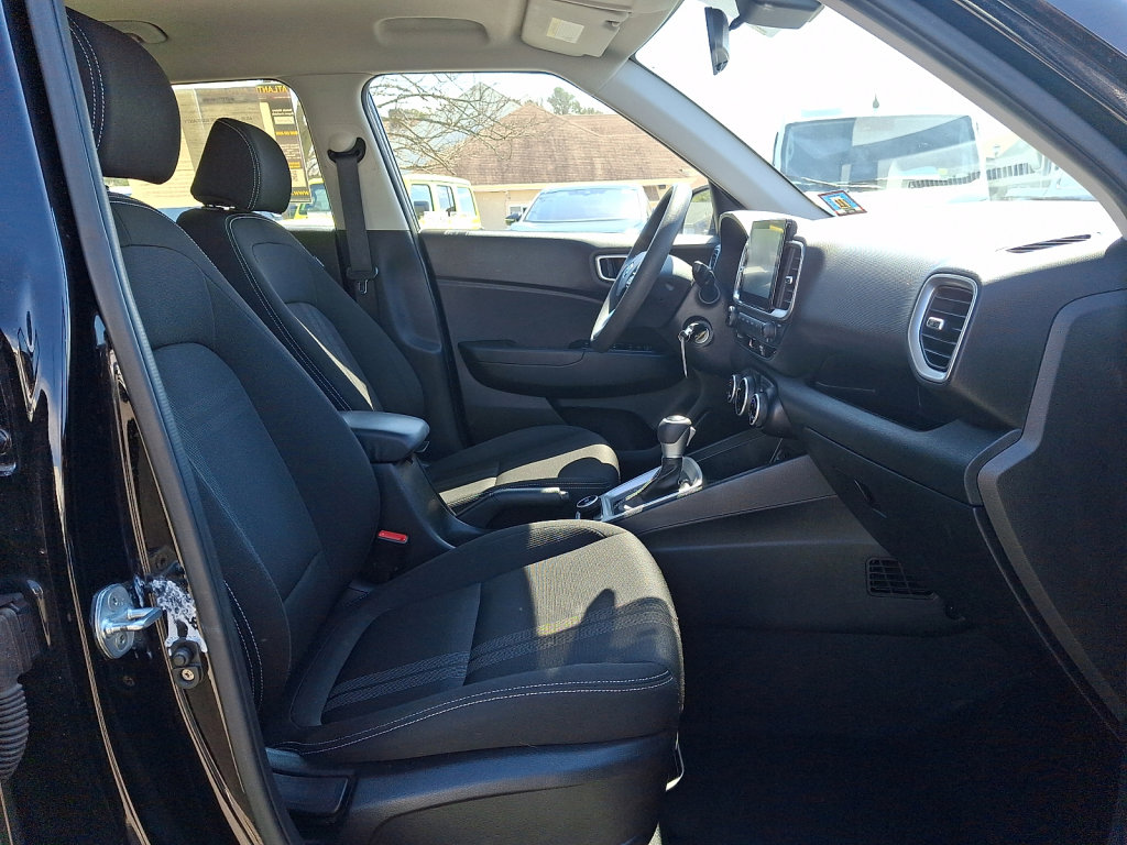 Used 2020 Hyundai Venue SEL image 13