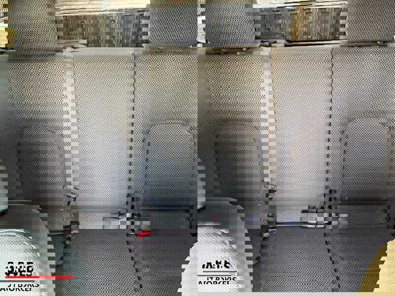 Used 2010 Nissan Frontier SE image 19