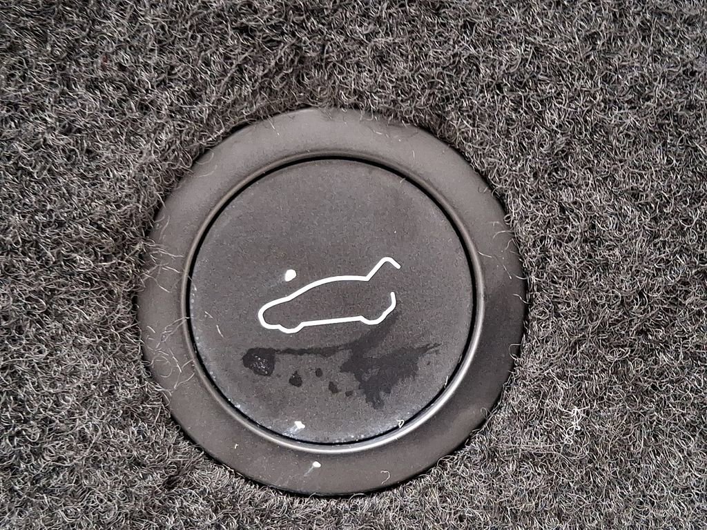 Used 2024 Tesla Model X image 29