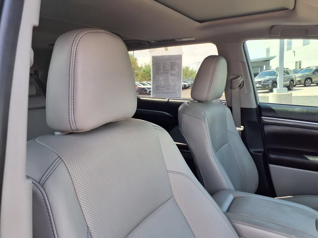 Used 2019 Toyota Highlander Limited AWD/4WD image 20
