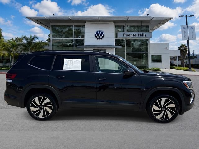 Certified 2024 Volkswagen Atlas SE w/ Panoramic Sunroof Package FWD image 3