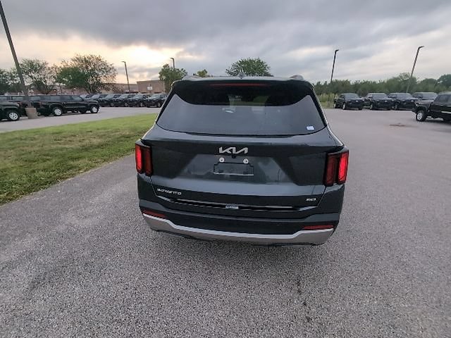 Used 2024 Kia Sorento S w/ Panoramic Sunroof Package AWD/4WD image 7