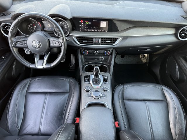 Used 2023 Alfa Romeo Stelvio Ti AWD/4WD image 10
