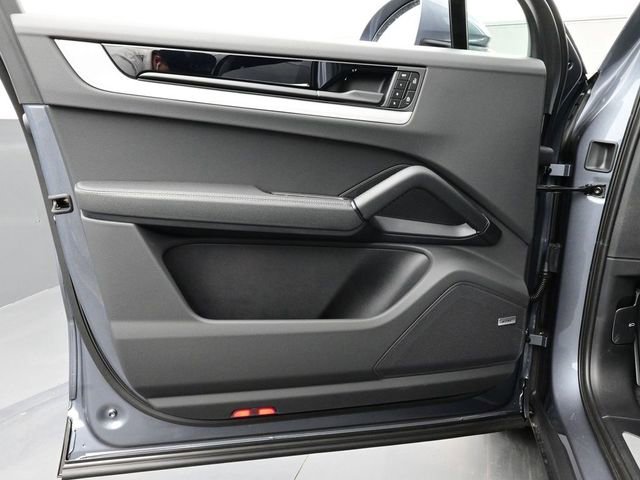 New 2026 Porsche Cayenne image 7
