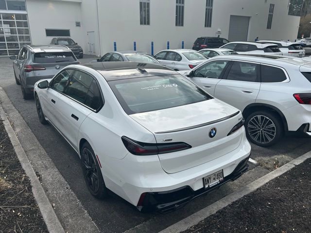 Used 2025 BMW 760i xDrive w/ Executive Package image 22