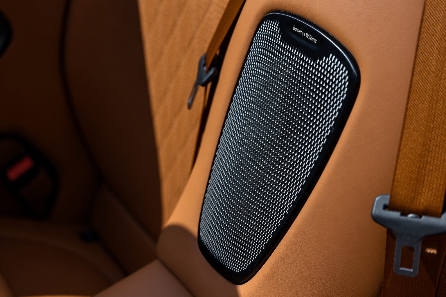 Used 2024 Aston Martin DB12 Convertible RWD image 27
