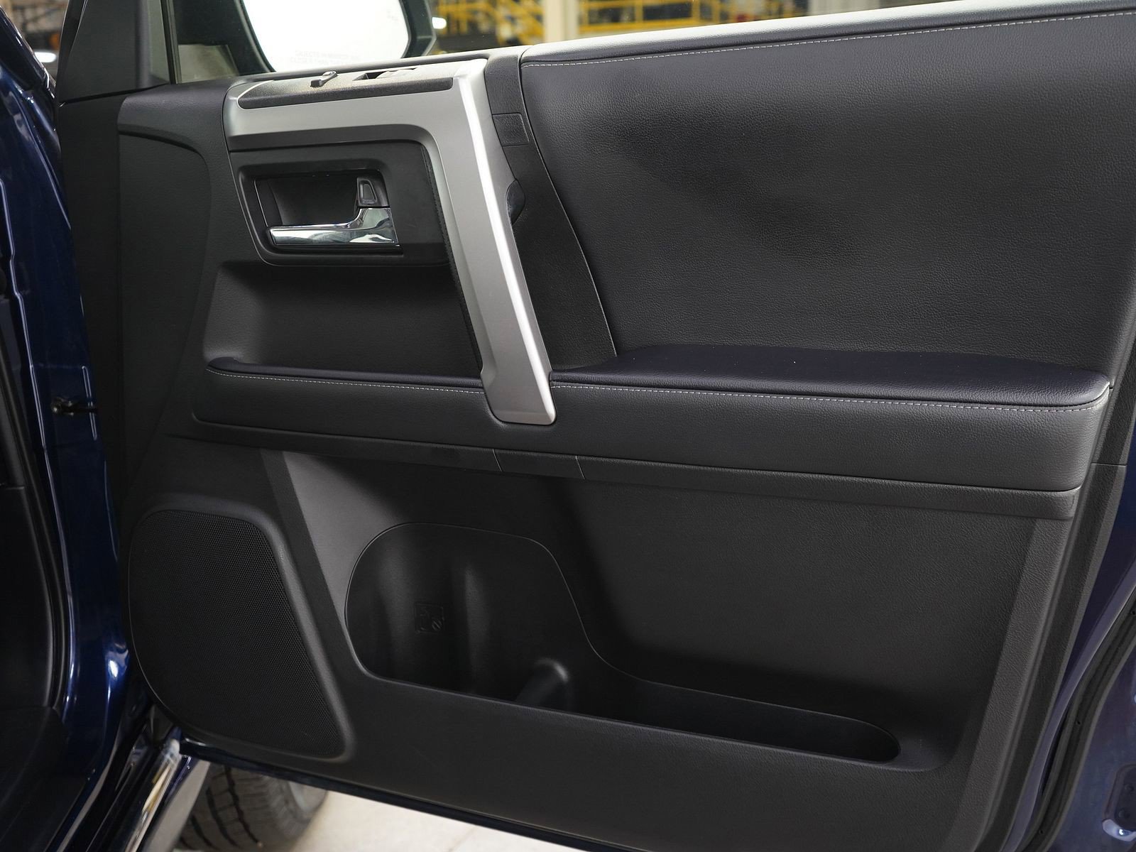 Used 2022 Toyota 4Runner Limited AWD/4WD image 9