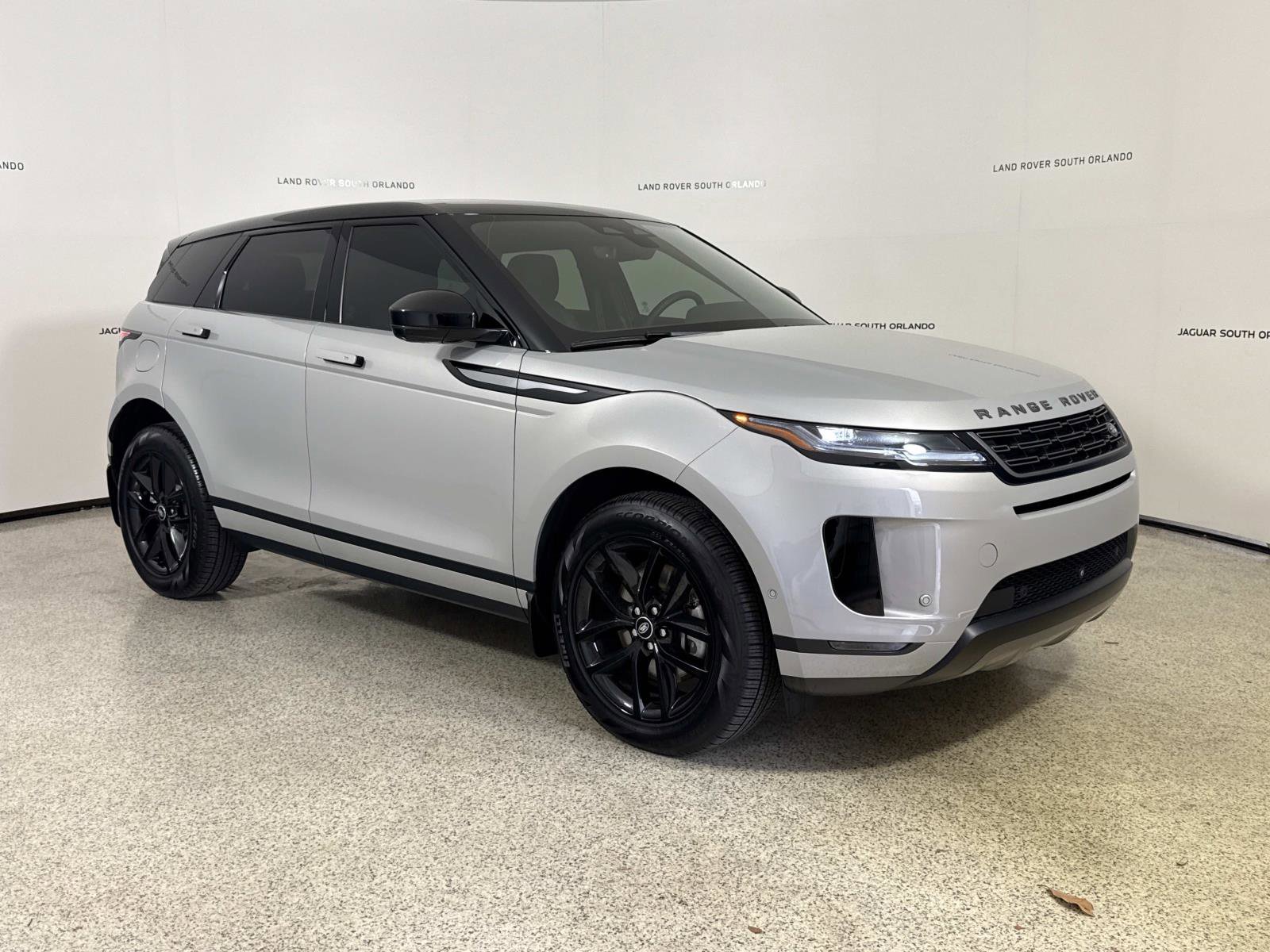 Used 2026 Land Rover Range Rover Evoque S AWD/4WD image 7