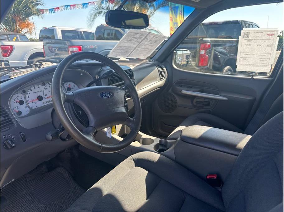 Used 2002 Ford Explorer Sport Trac 2WD image 12