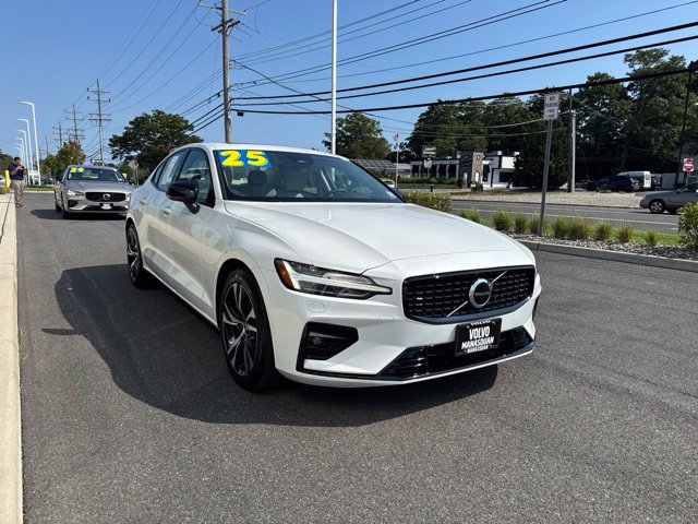 Certified 2025 Volvo S60 B5 Core AWD/4WD image 6