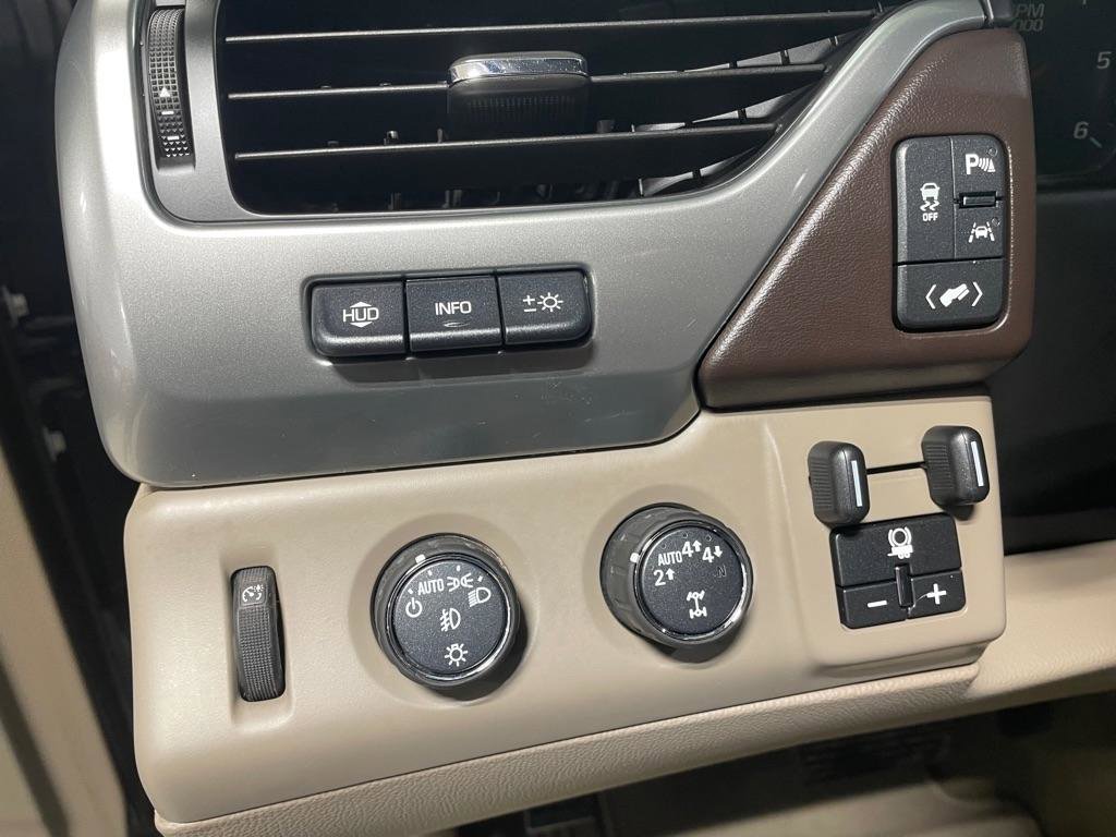 Used 2018 Chevrolet Suburban Premier image 31