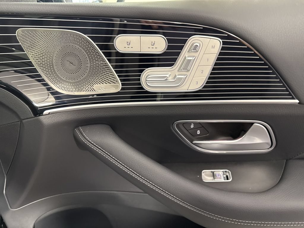 New 2026 Mercedes-Benz GLS 580 4MATIC image 14