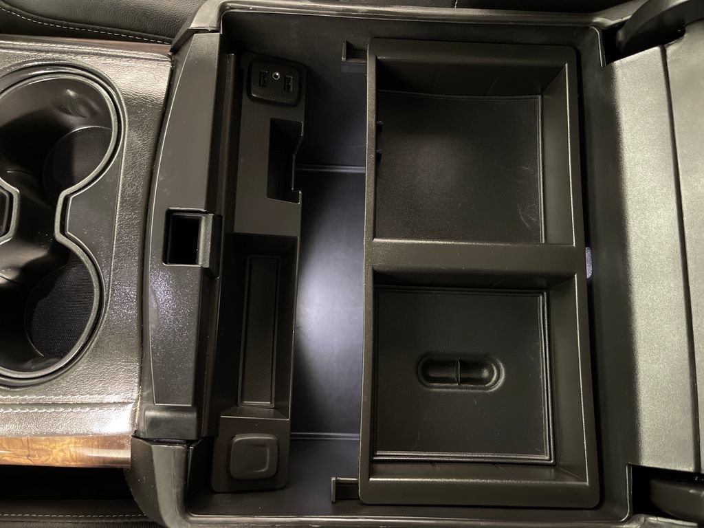 Used 2019 Chevrolet Tahoe LT w/ LT Signature Package RWD image 23