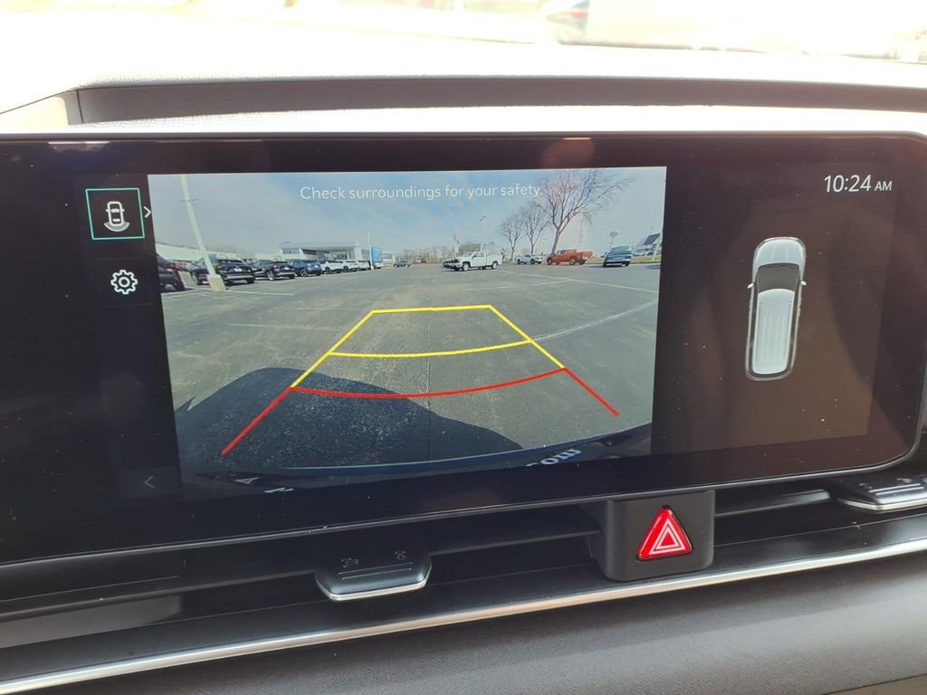 Used 2025 Kia Carnival EX image 10