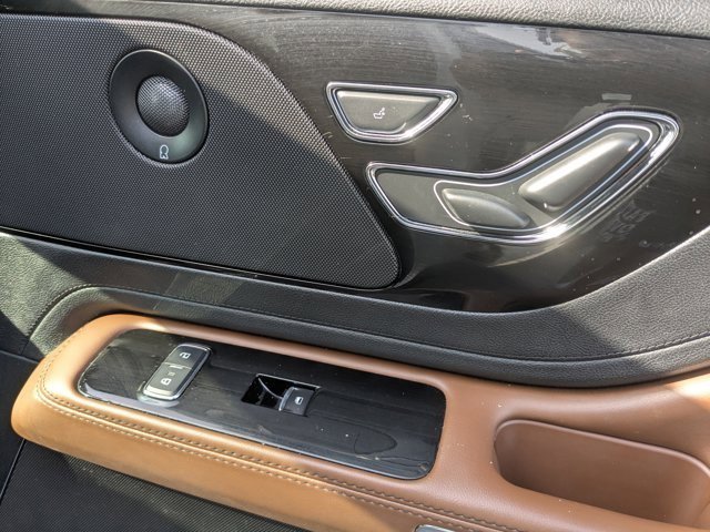 Used 2021 Lincoln Aviator Reserve w/ Equipment Group 201A image 24