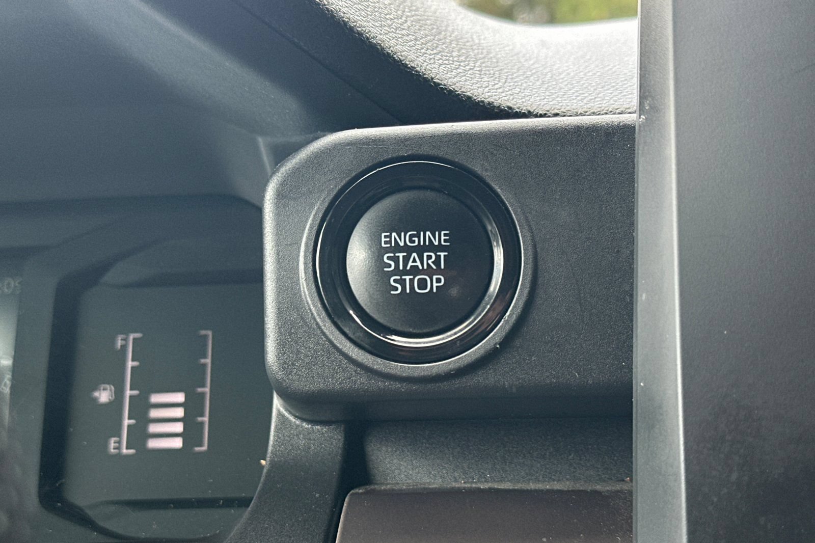 Used 2024 Toyota Tacoma SR5 AWD/4WD image 25