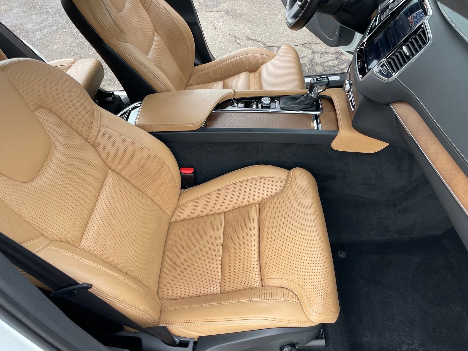 Used 2018 Volvo XC90 T6 Inscription w/ Convenience Package image 19