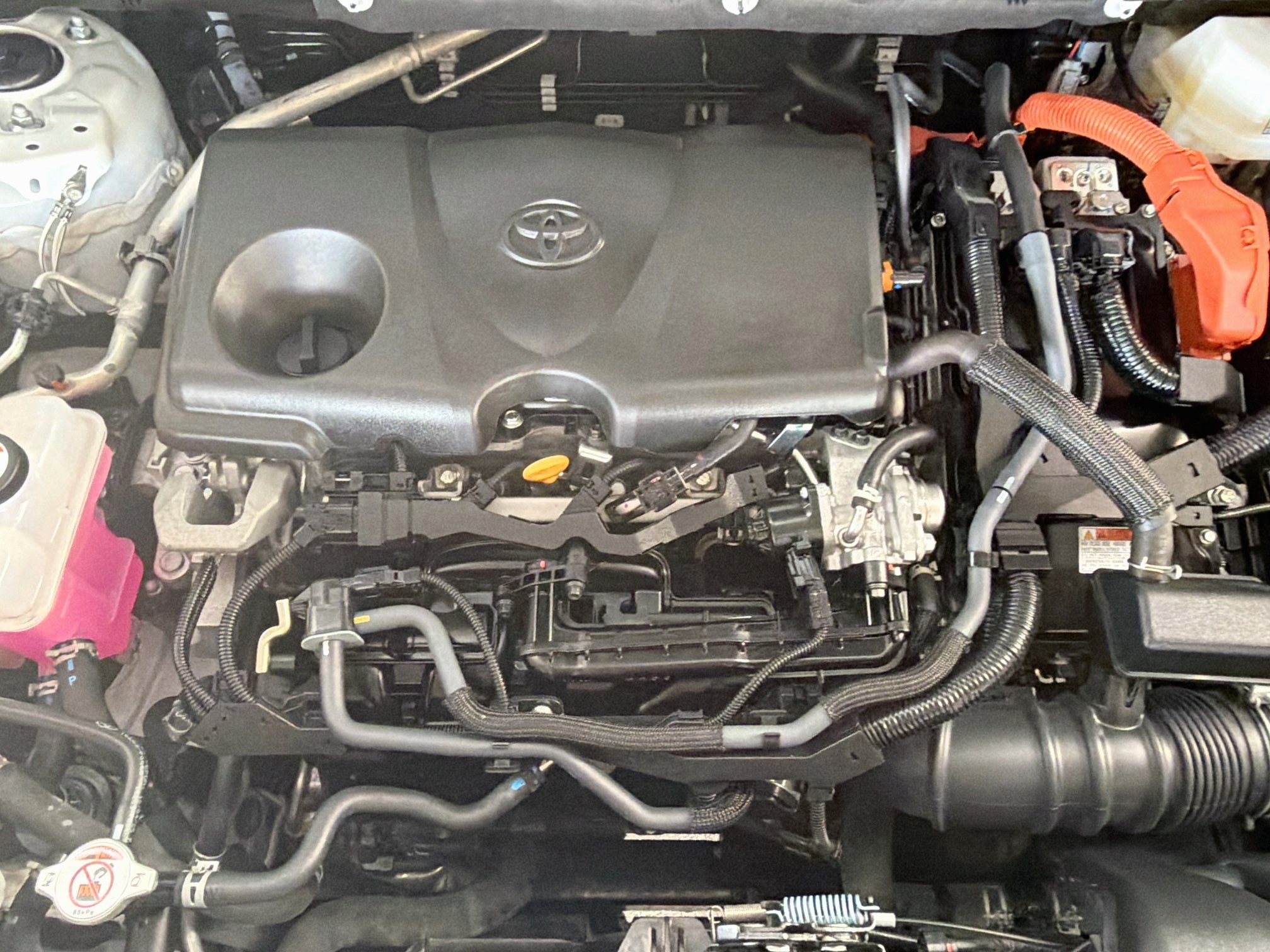 Used 2025 Toyota RAV4 LE AWD/4WD image 32