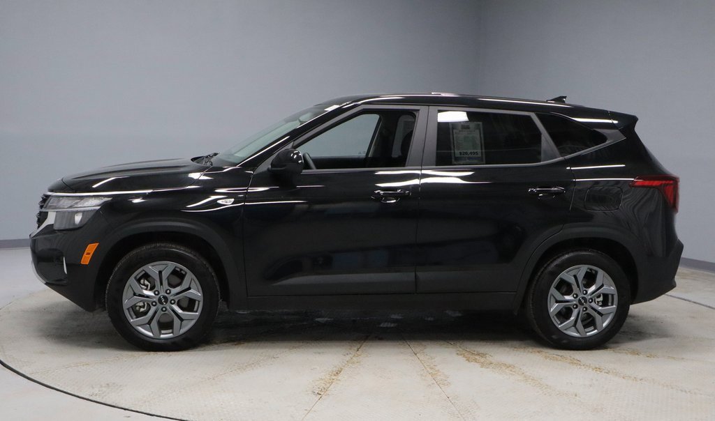 Used 2025 Kia Seltos LX image 7