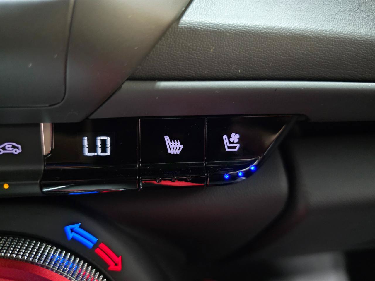 Used 2024 Chevrolet Camaro LT w/ RS Package RWD image 34
