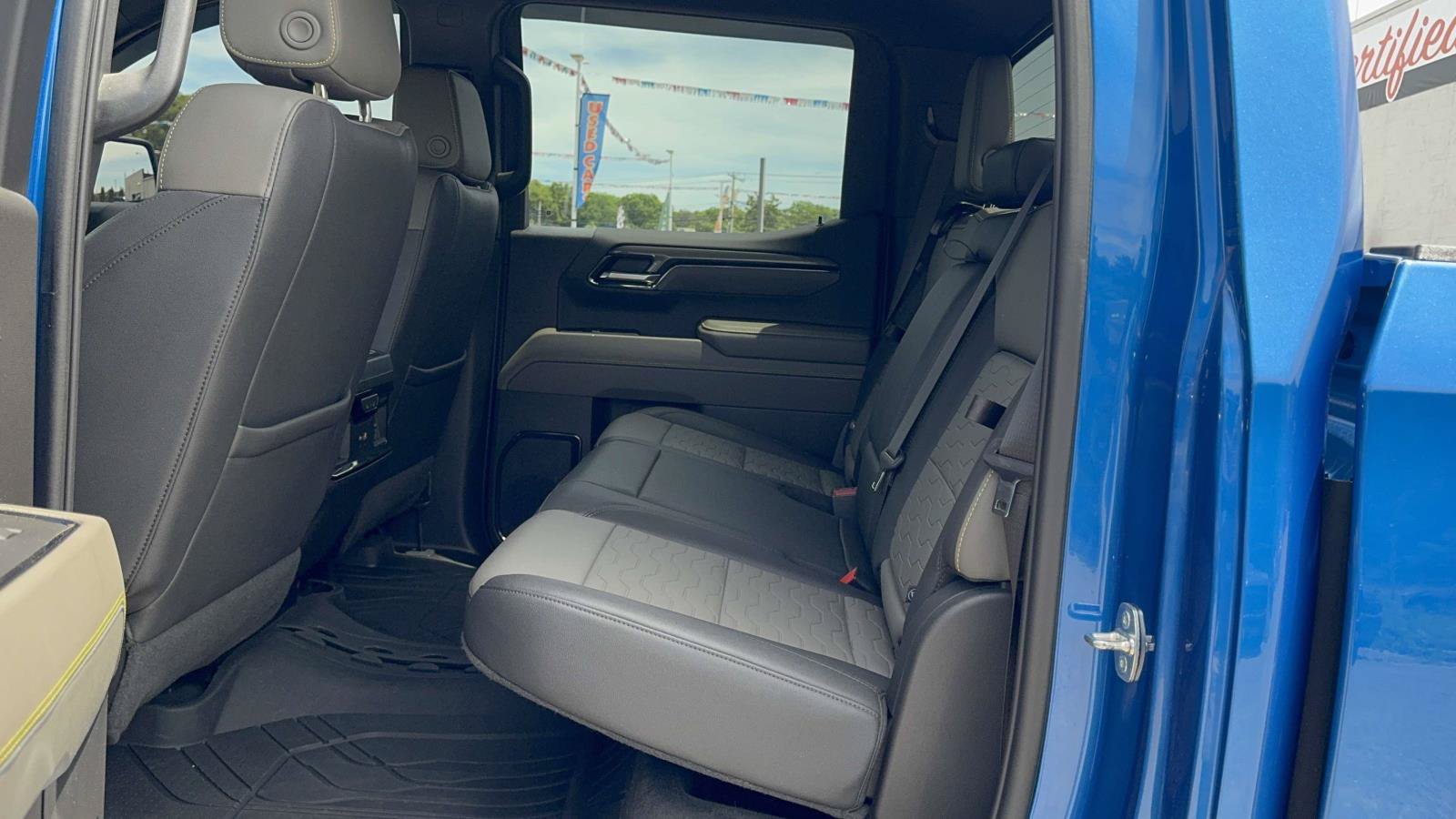 Used 2023 Chevrolet Silverado 1500 ZR2 w/ Technology Package AWD/4WD image 20