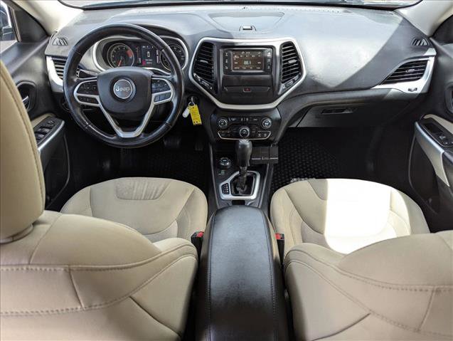Used 2018 Jeep Cherokee Latitude w/ Cold Weather Group AWD/4WD image 17
