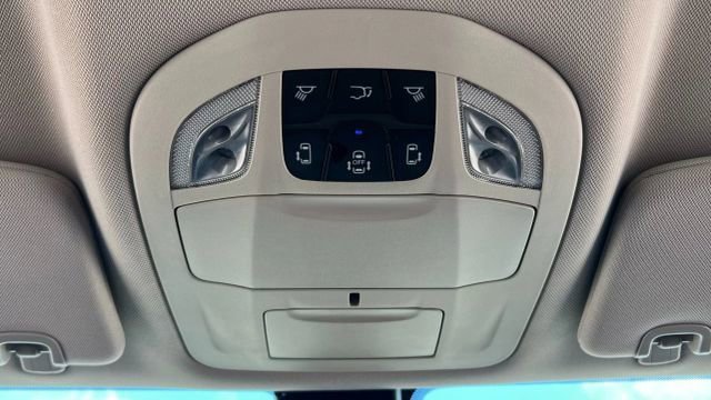 Used 2020 Chrysler Voyager Lxi image 97