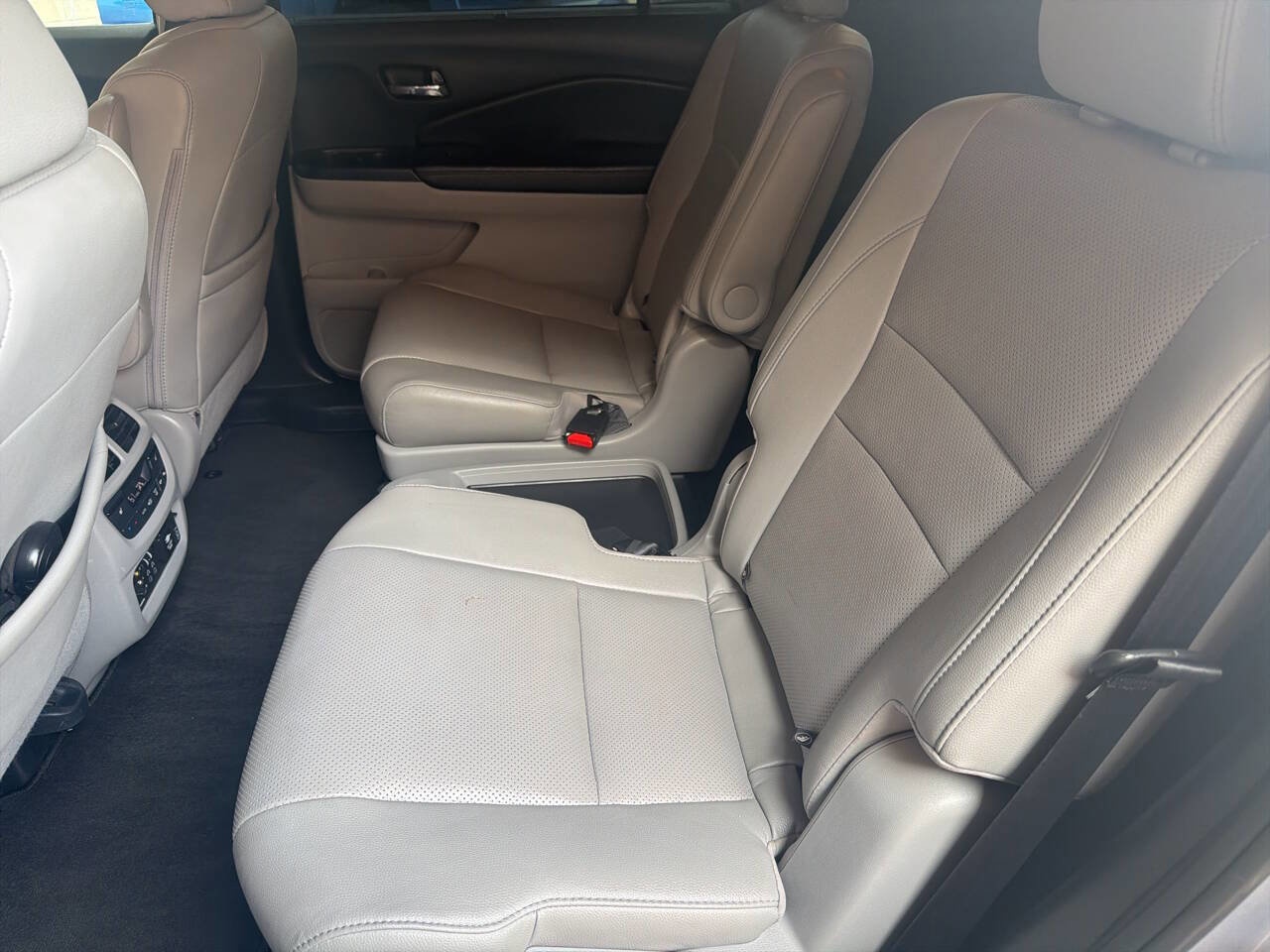 Used 2018 Honda Pilot Elite image 31