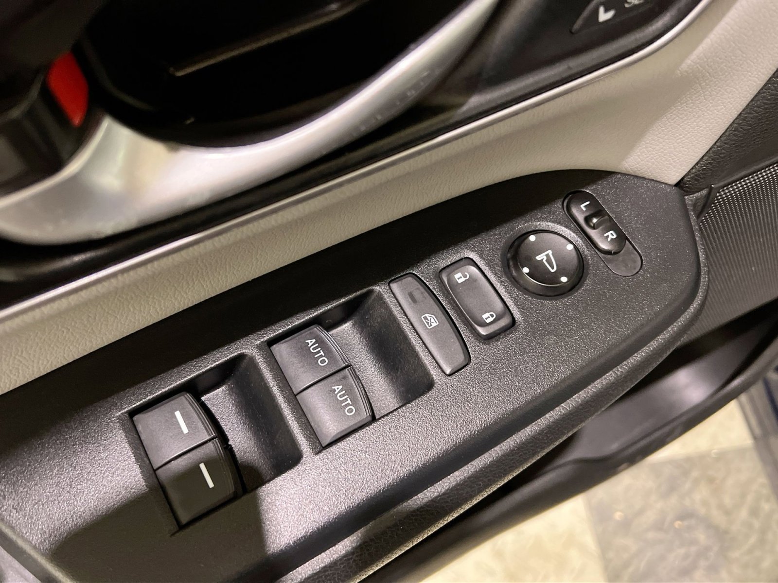 Used 2020 Honda CR-V EX-L image 29