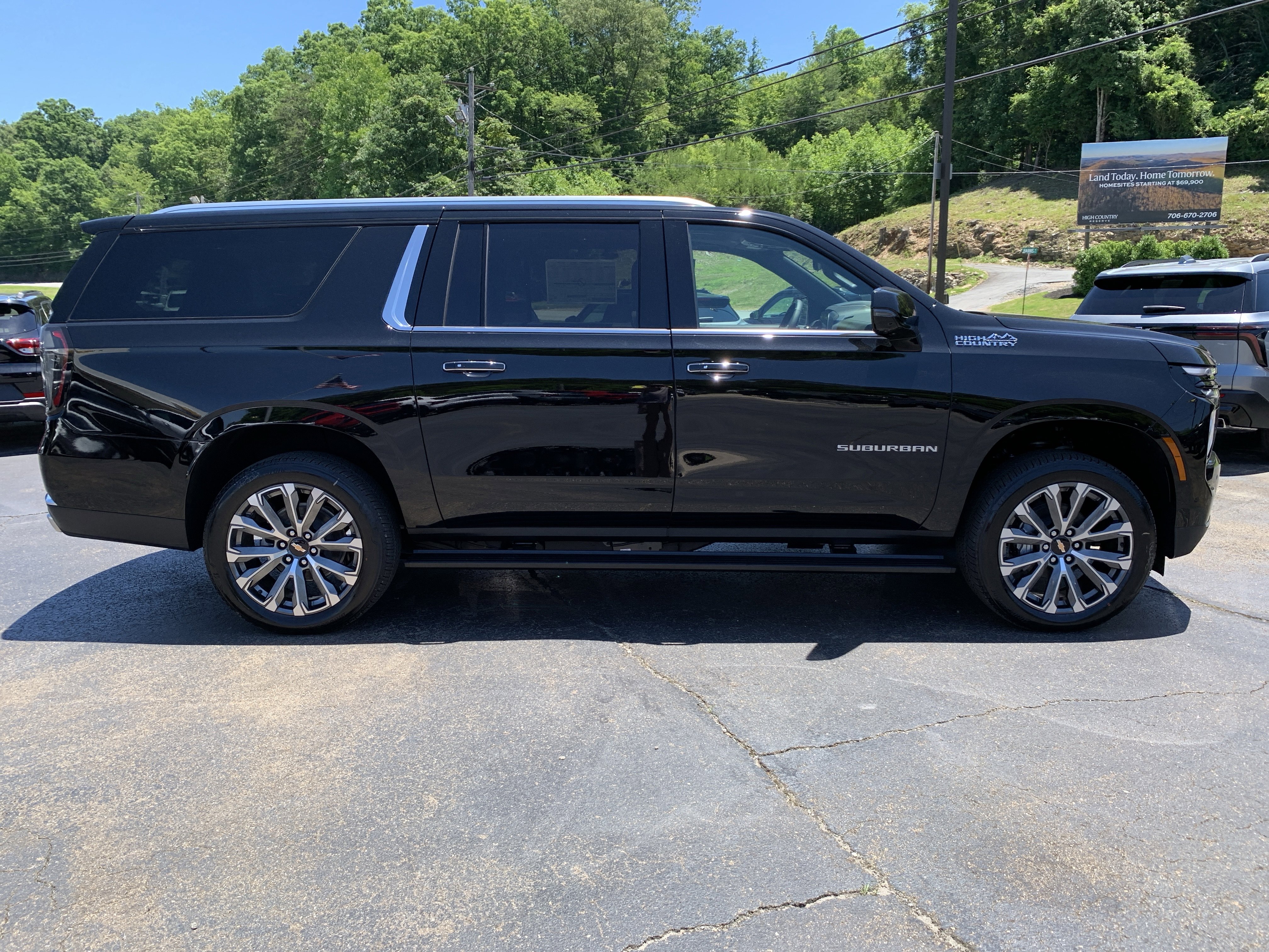 New 2026 Chevrolet Suburban High Country AWD/4WD image 2